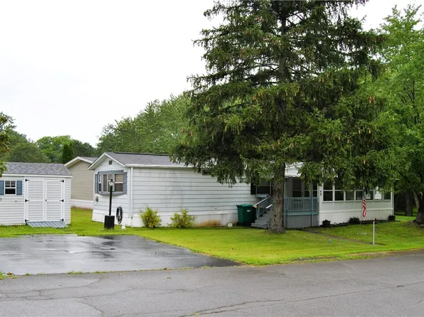 40 Parkview Dr, Avon, NY 14414
