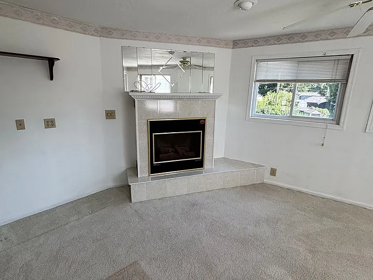 2543 Edgemont Ave — Photo 16