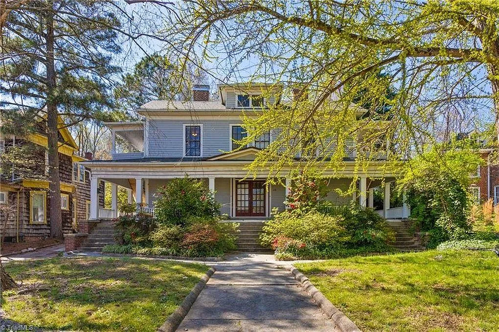 4 bed, 2100 sqft, $2,200 — Photo 1
