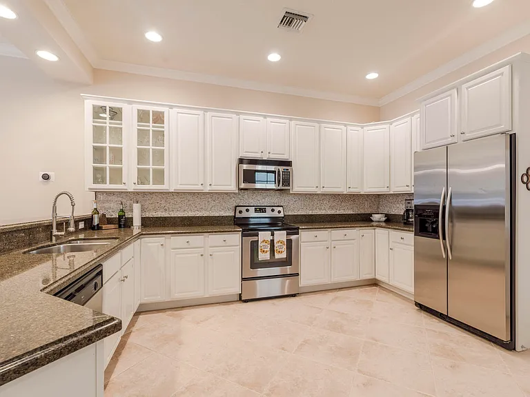 106 Renaissance Dr — Photo 12
