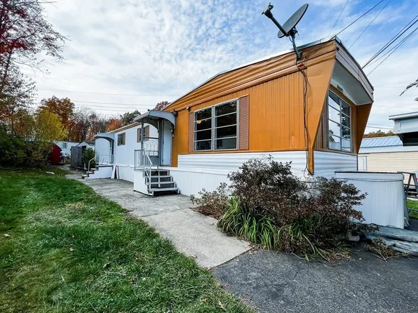 1790 Massachusetts Ave #4, Lunenburg, MA 01462