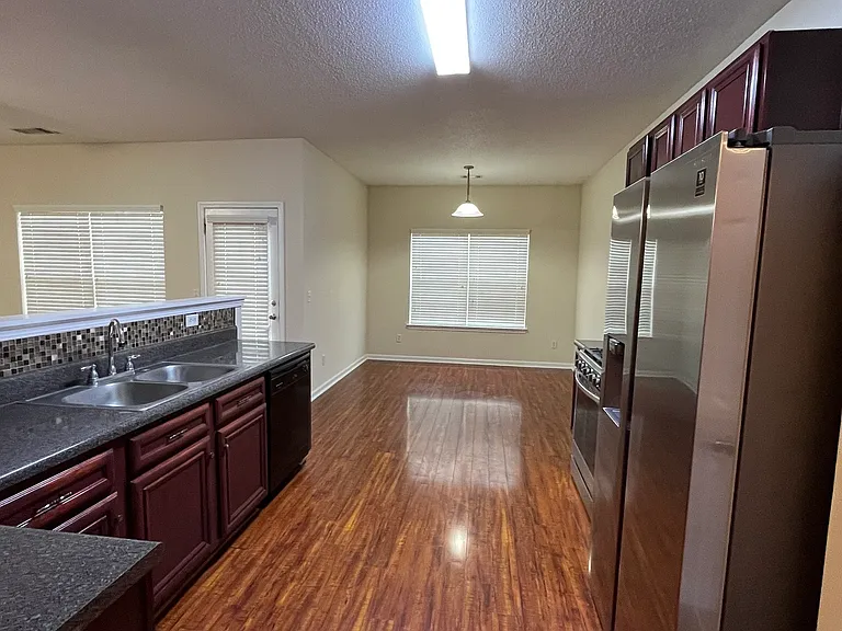 166 Seabreeze Ct — Photo 9