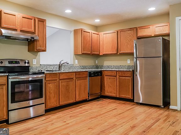 4th image of 50 Winterville Dr