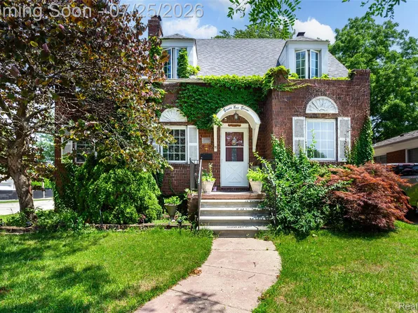 8911 Manor Ave, Allen Park, MI 48101