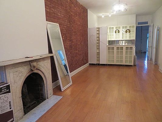 2nd image of 582 Vanderbilt Ave APT 1