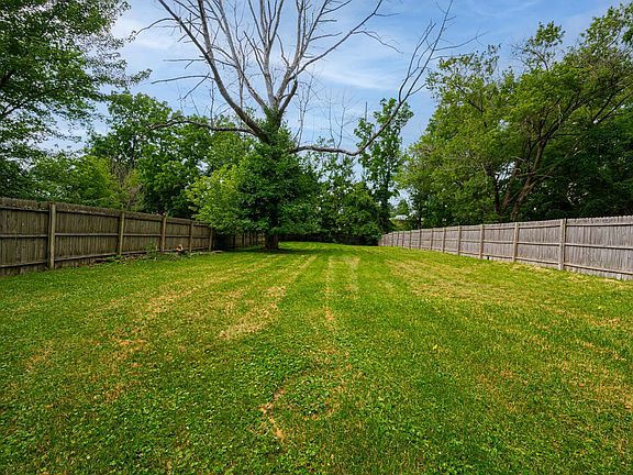 5th image of 479 Maplewood Ave