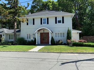 32 Puritan Ln, Swampscott, MA 01907