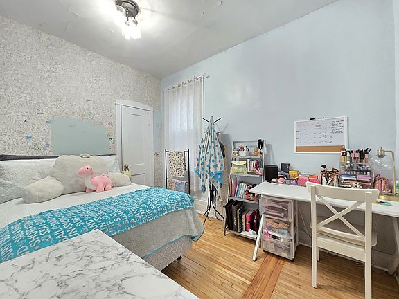 3rd image of 2617 Cuyler Ave