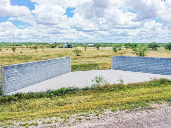 27 Colorado Acs Sur, Laredo, TX 78044