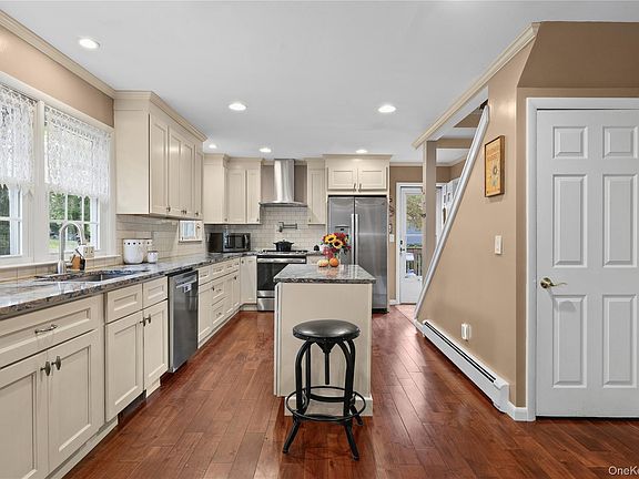 4th image of 33 Nevins Road