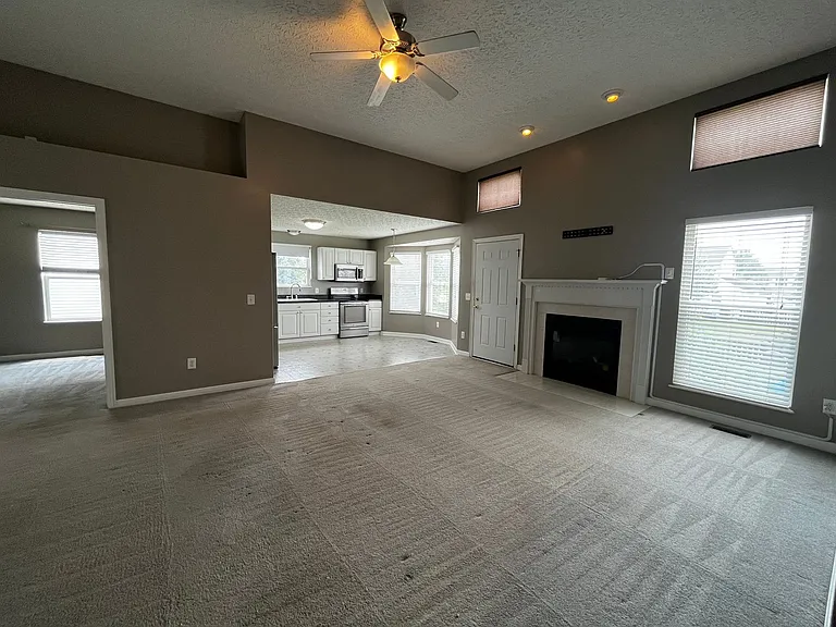 435 Vanderbuilt St — Photo 21