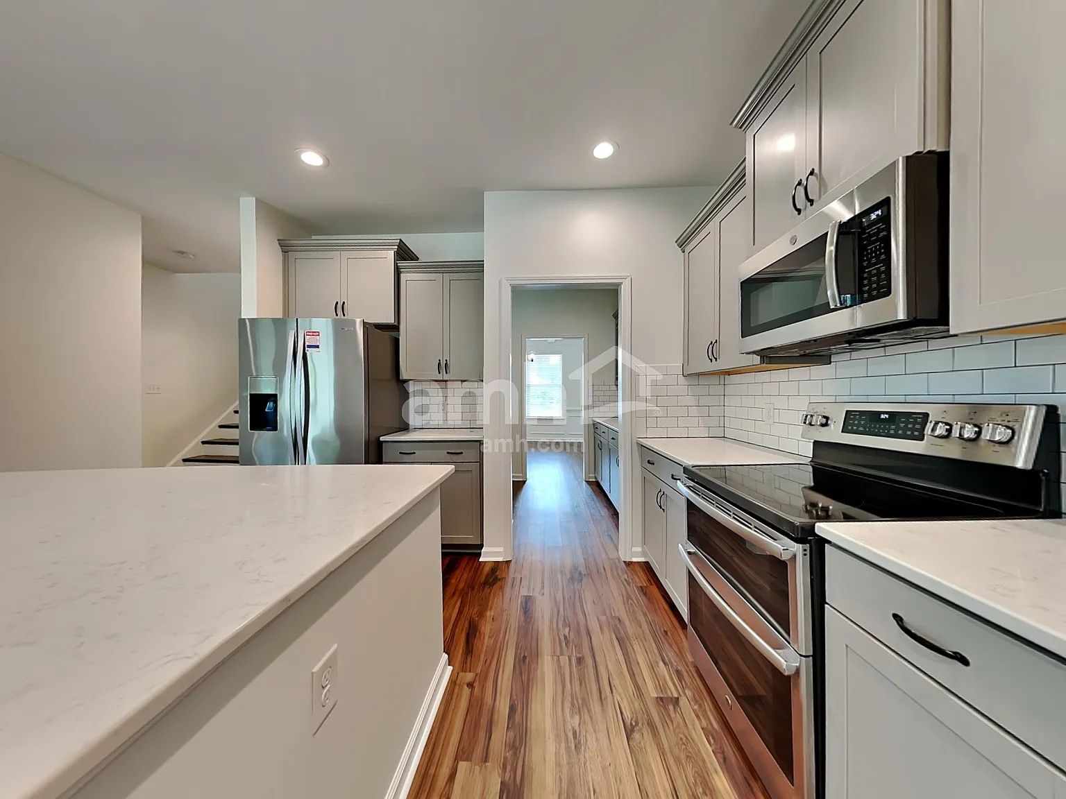 3 bed, 2.5 bath, 2634 sqft, $2,840 — Photo 4