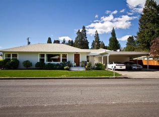 1030 SE Belle Aire Dr, Grants Pass, OR 97526
