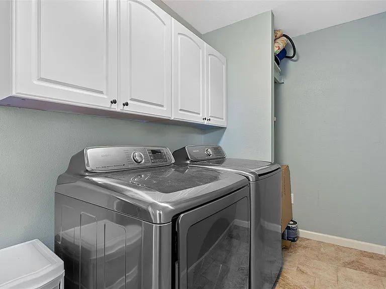 287 S Venture Blvd — Photo 18