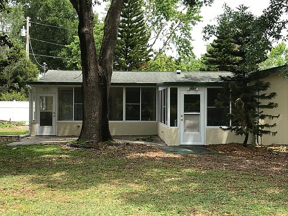 2nd image of 1198 N Floral Way