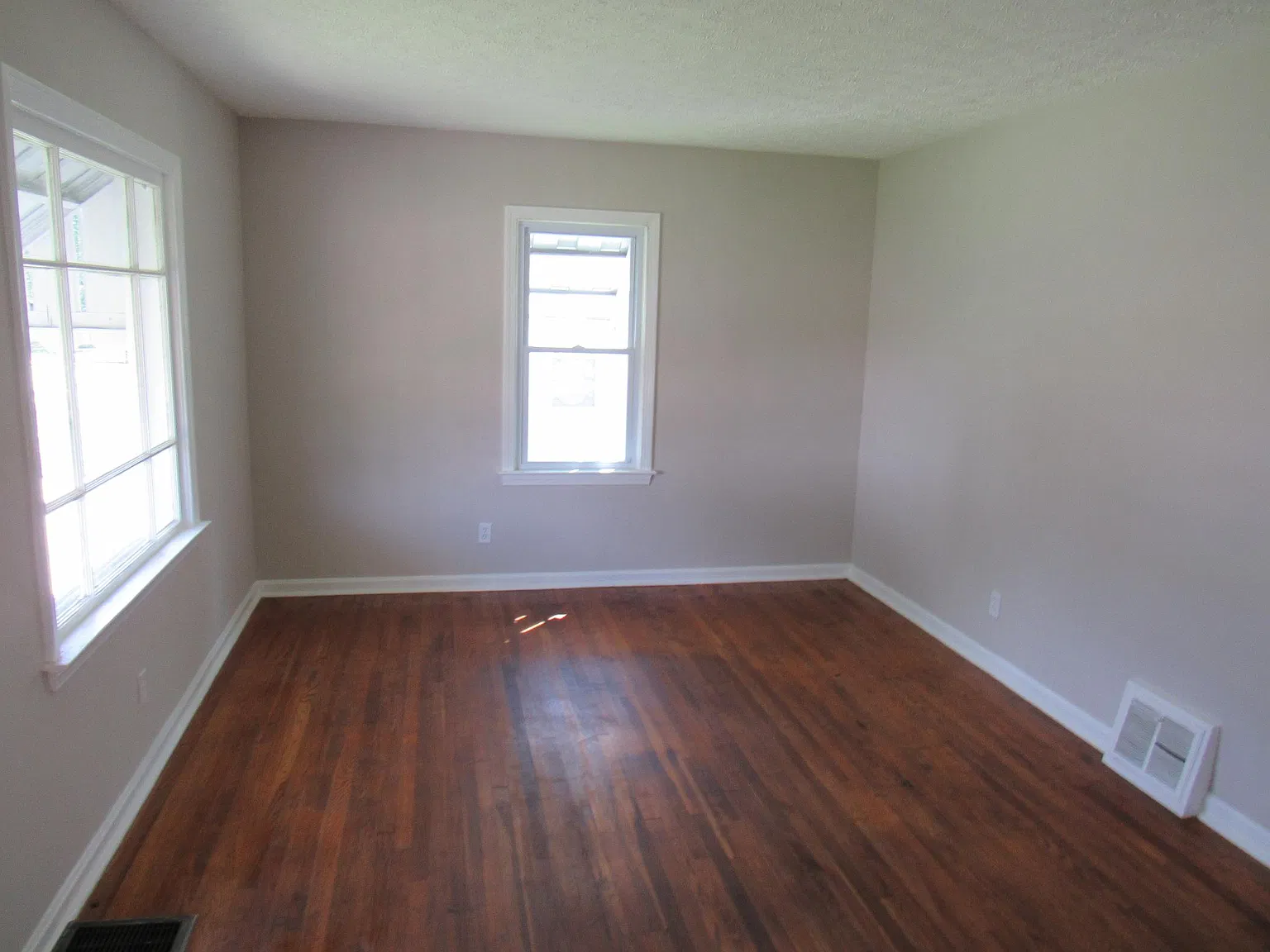 2 bed, 672 sqft, $875 — Photo 4