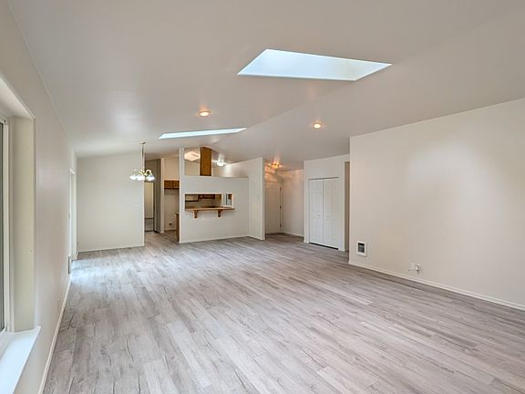 4th image of 1751 Willow Loop