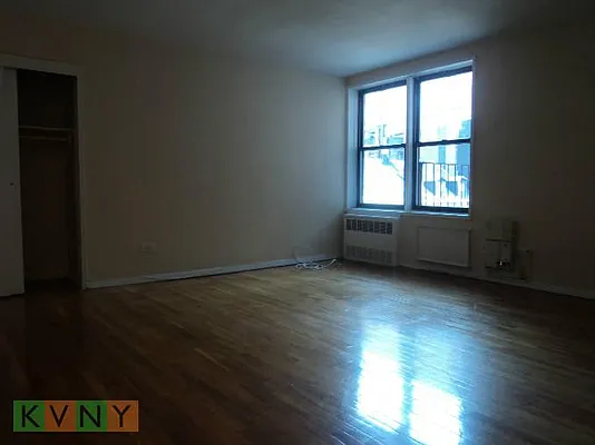 Rented by KVNY Soho | media 22