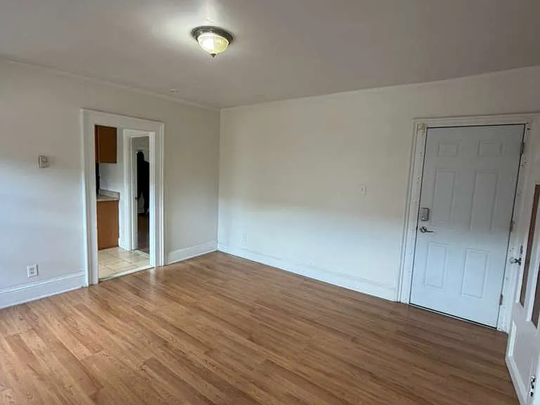 40 Dewey St #1A — Photo 3