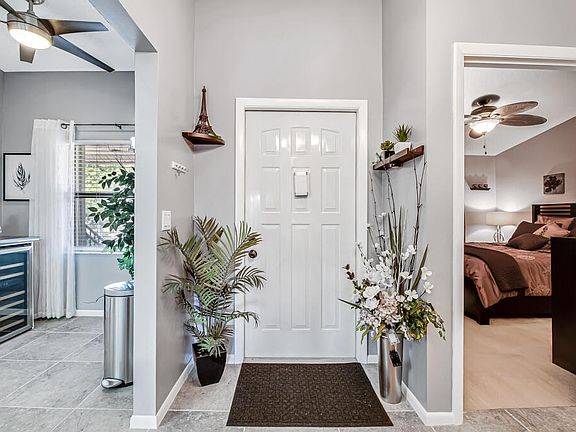 4th image of 7915 Willow Spring Drive #1223