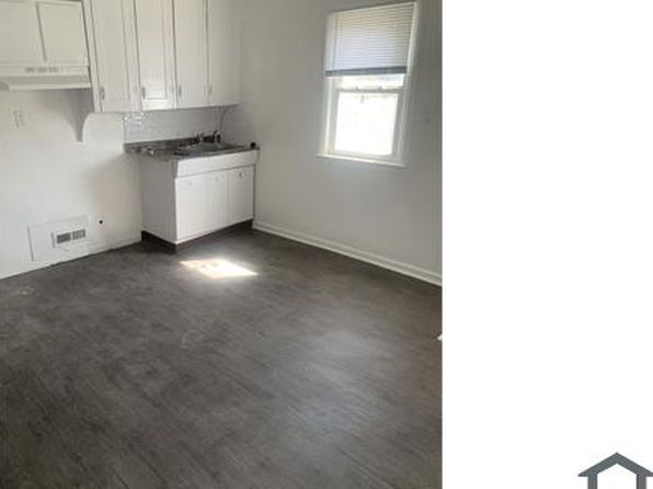 24 W Auburn St #2