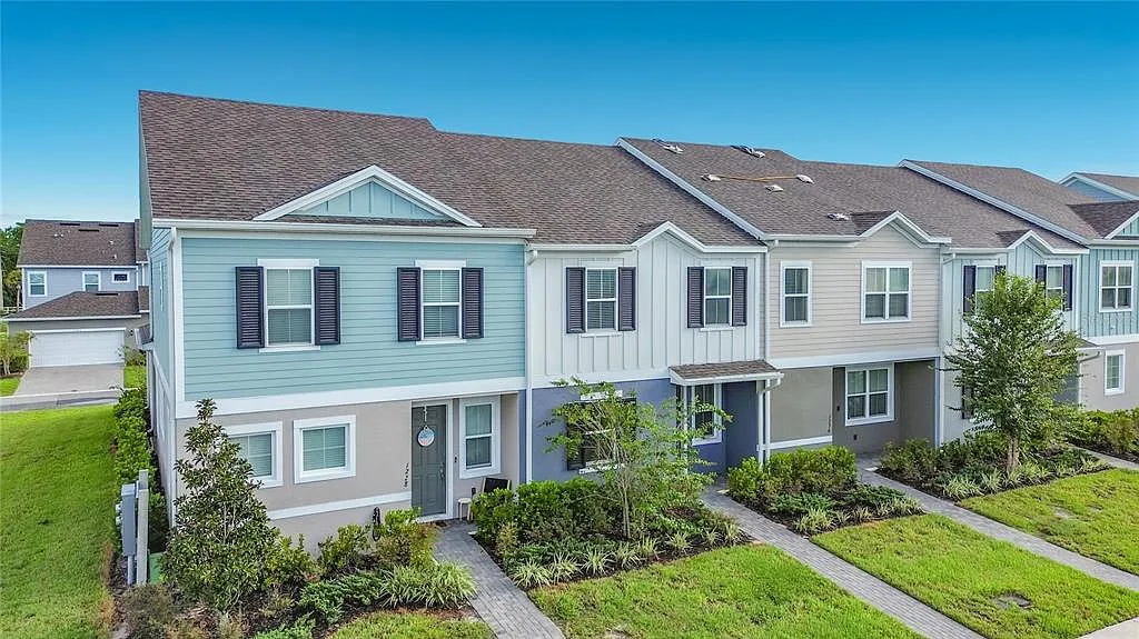 4 bed, 3.5 bath, 1786 sqft, $2,395 — Photo 3