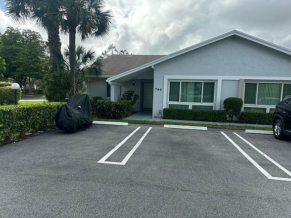 2nd image of 744 Lago Road