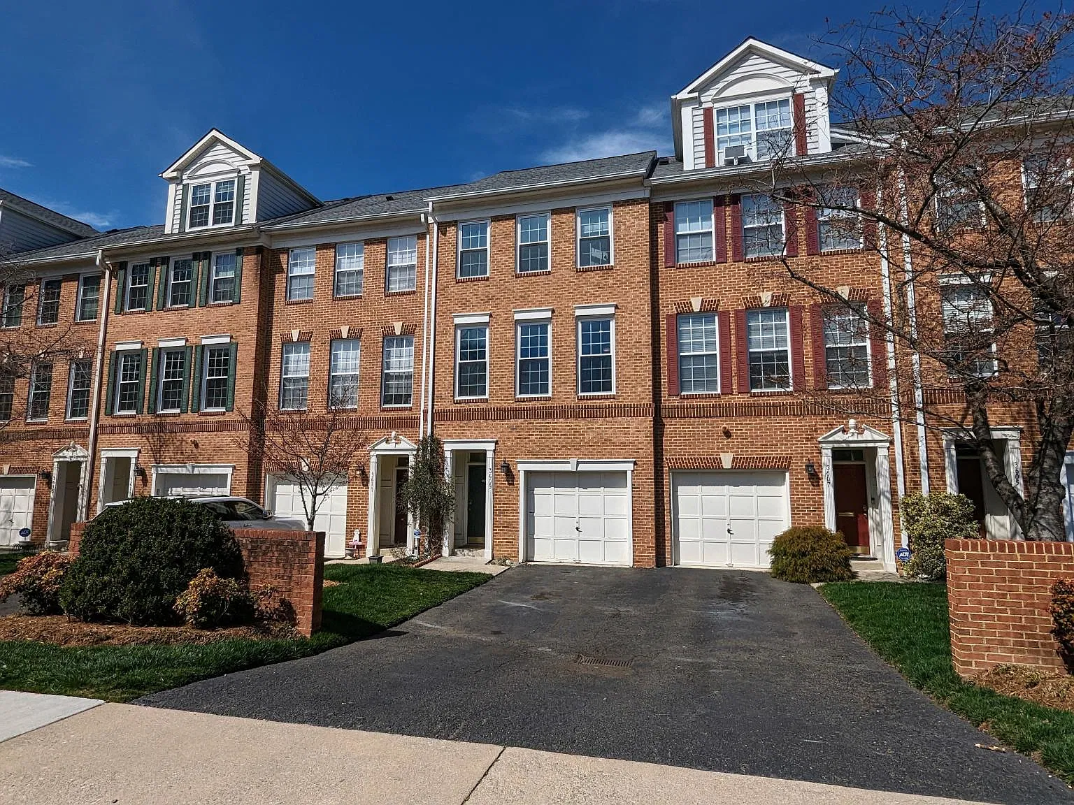 2 bed, 1700 sqft, $4,000 — Photo 2