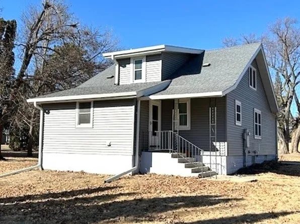 506 W Robins St, Graettinger, IA 51342