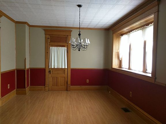 4th image of 436 Tanguy St