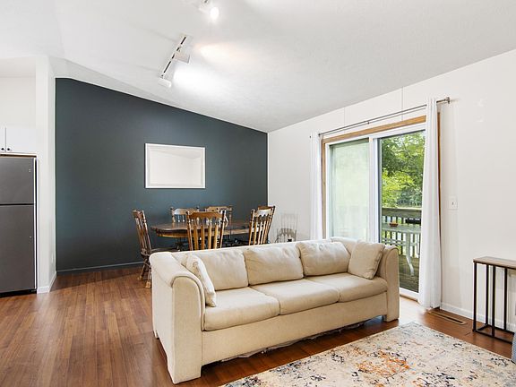 4th image of 6664 Lakewood Ct