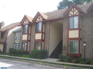 4 Dover Ct, Clementon, NJ 08021