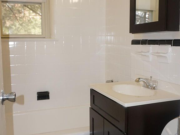 3rd image of 151 S Munn Ave #1BRIRIDIUM