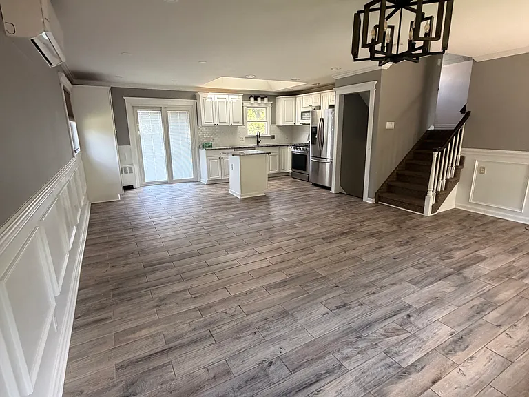 2127 Elise Ave — Photo 1