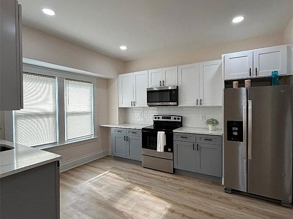 5th image of 3279 W 97th St