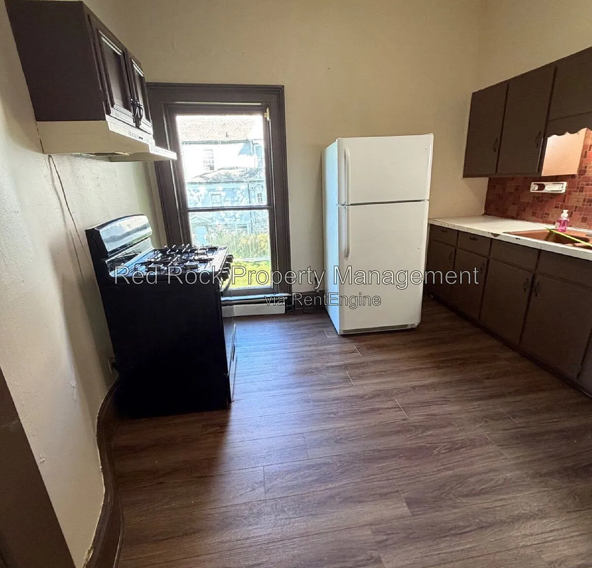 1 bed, 1.0 bath, $850 — Photo 2