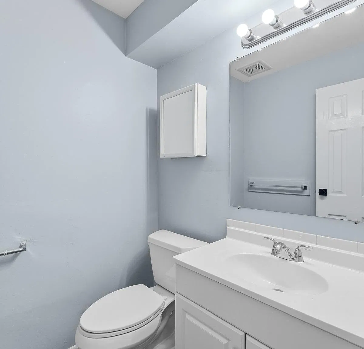 2 bed, 1.5 bath, 1208 sqft, $2,000 — Photo 3