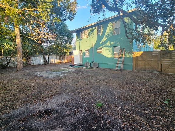 3rd image of 16 S Primrose Dr #1
