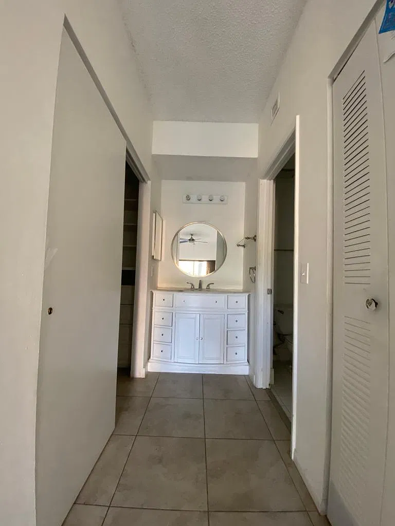 6944 SW 39th St — Photo 3