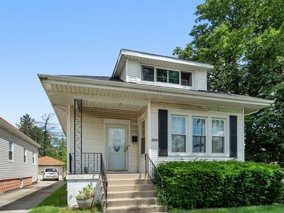3303 Adams St, Bellwood, IL, 60104