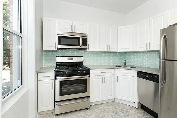 Rented by Bold New York | media 14