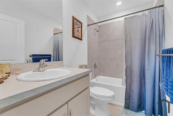 3 bed, 1376 sqft, $3,000 — Photo 3