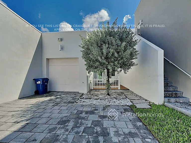 6450 NW 103rd Pl — Photo 21