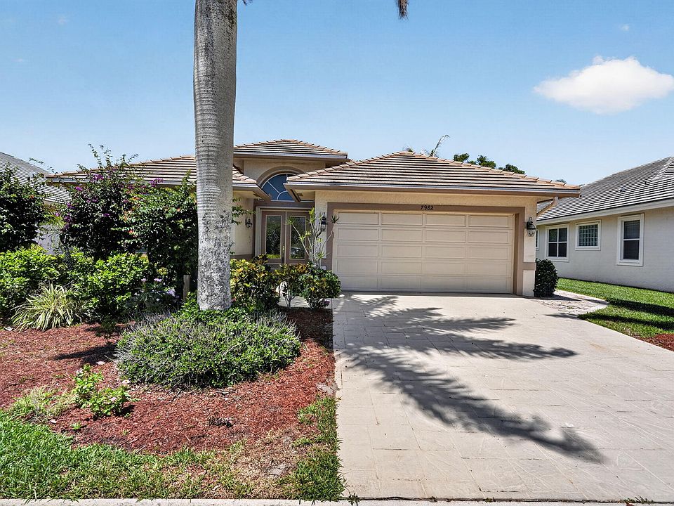 1st image of 7982 SE Hempstead Circle
