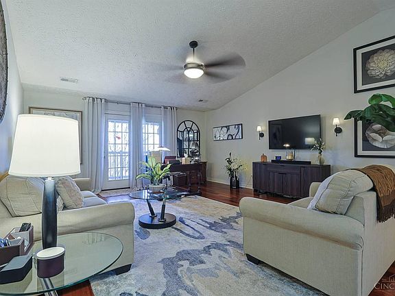 4th image of 8033 Pinnacle Point Dr APT 201