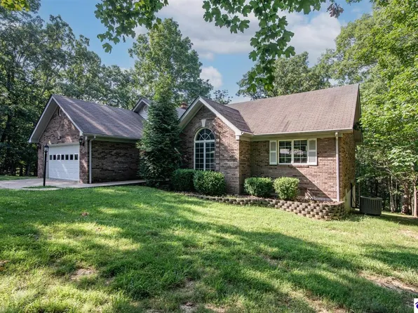 733 Fairway Dr, Brandenburg, KY 40108