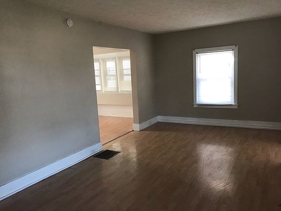 2nd image of 1726 College Ave SE