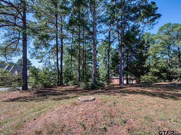 4th image of 1104 Laurelwood Dr