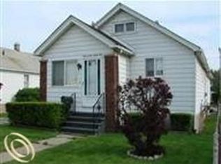 16484 E Ten Mile Rd, Eastpointe, MI 48021