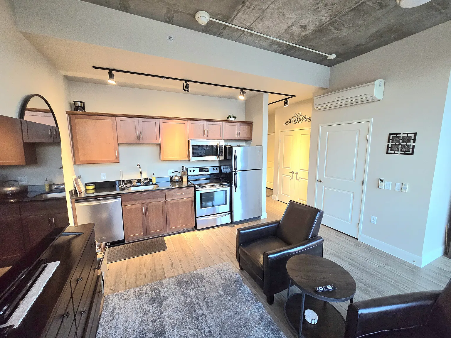 Studio, 500 sqft, $1,950 — Photo 2